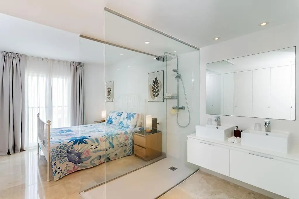 Deluxe 2 Bed Apartment Estepona